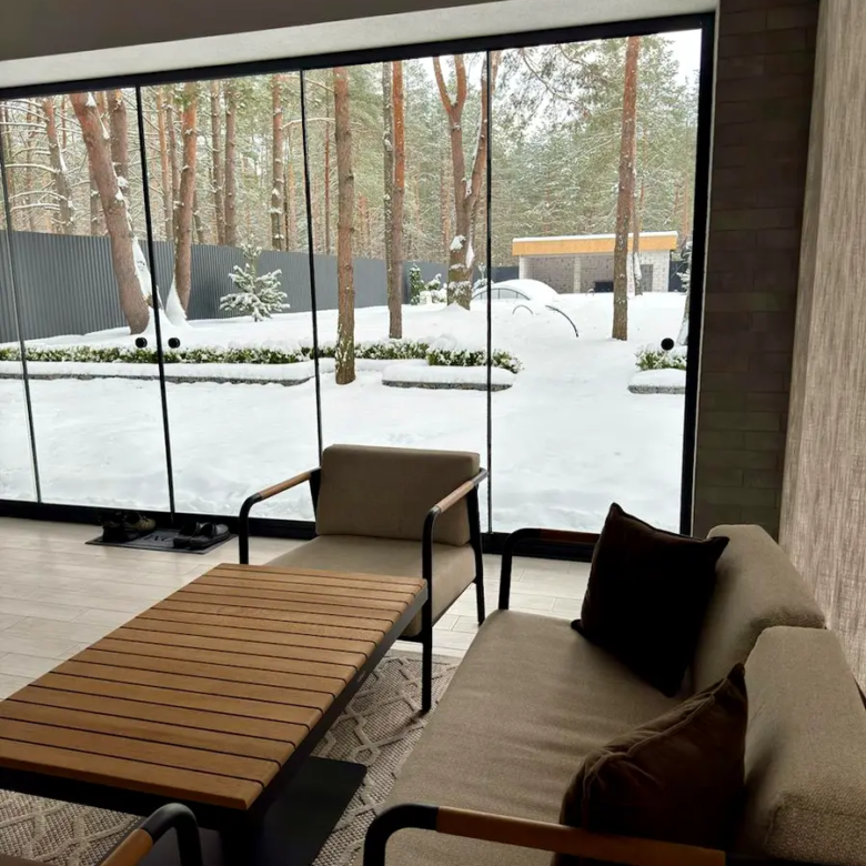 Заміський будинок з басейном в КМ Forest Villa поряд з лісом