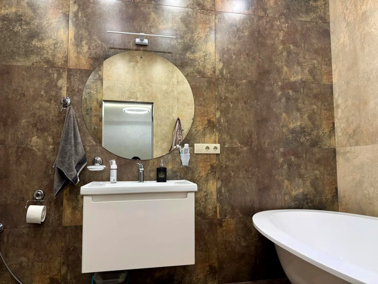 Заміський будинок в КМ Forest Villa поряд з лісом