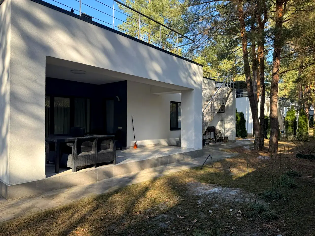 Заміський будинок в КМ Forest Villa поряд з лісом