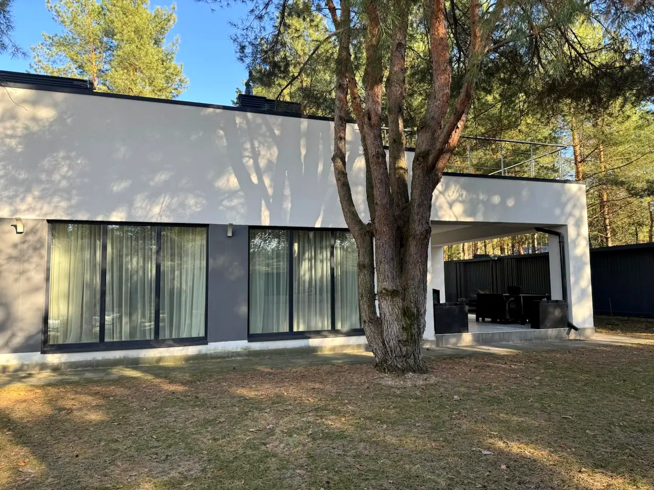Заміський будинок в КМ Forest Villa поряд з лісом