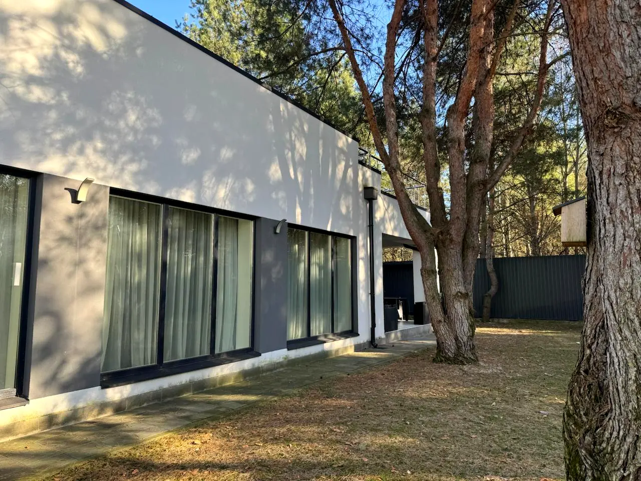 Заміський будинок в КМ Forest Villa поряд з лісом