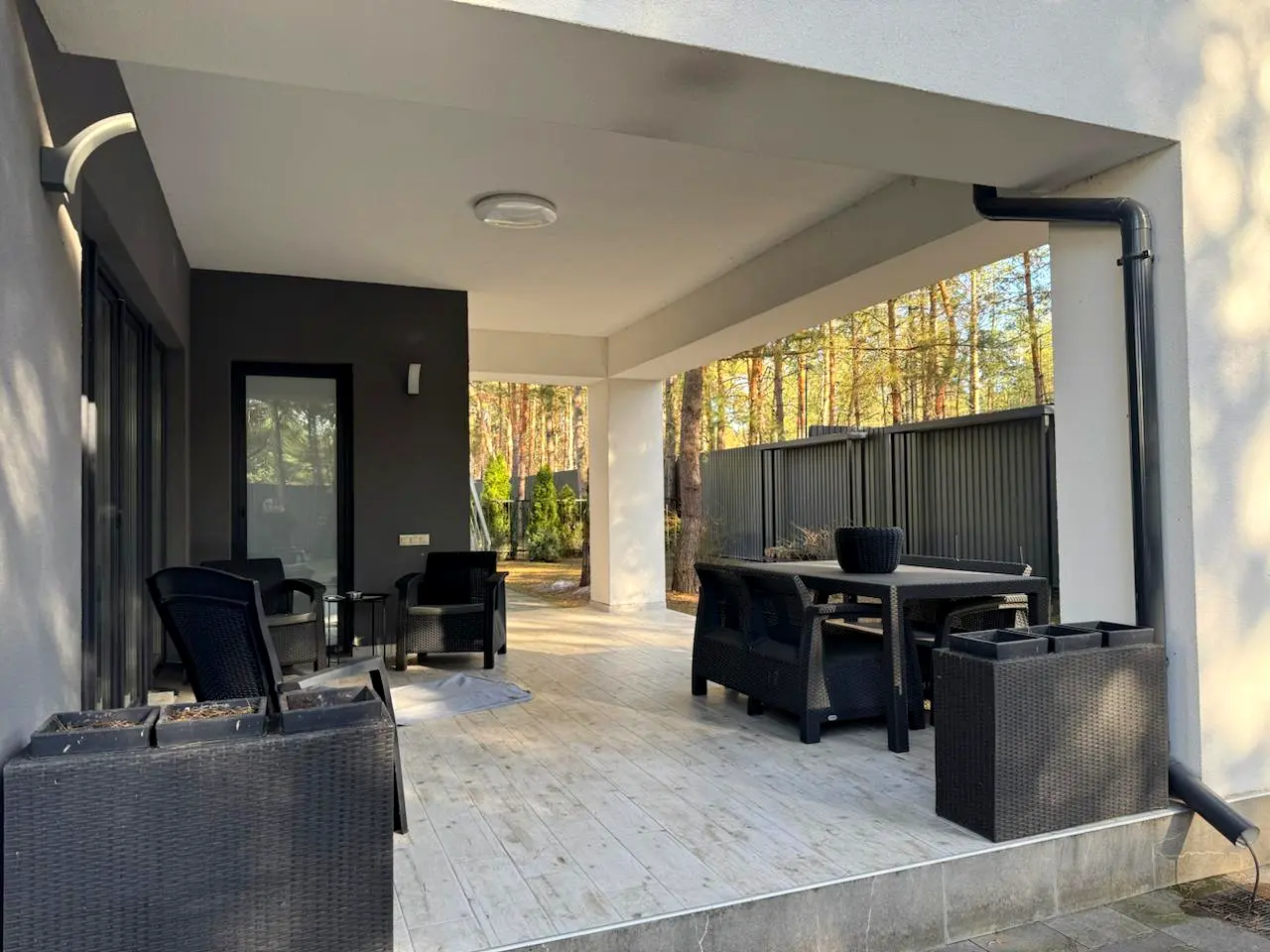 Заміський будинок в КМ Forest Villa поряд з лісом
